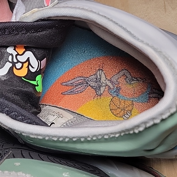 Nike Lebron 18 x Space Jam Bugs vs Marvin Shoes - Picture 9 of 10